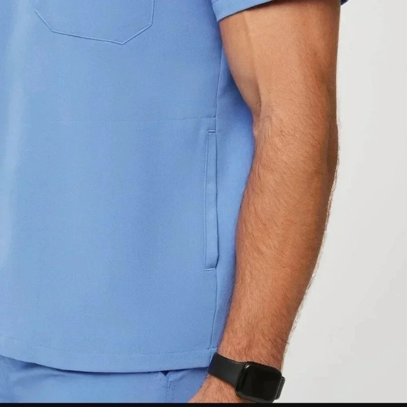 Figs men's Chisec Three-Pocket Scrub Top™. Ceil blue size extra large - Picture 5 of 8